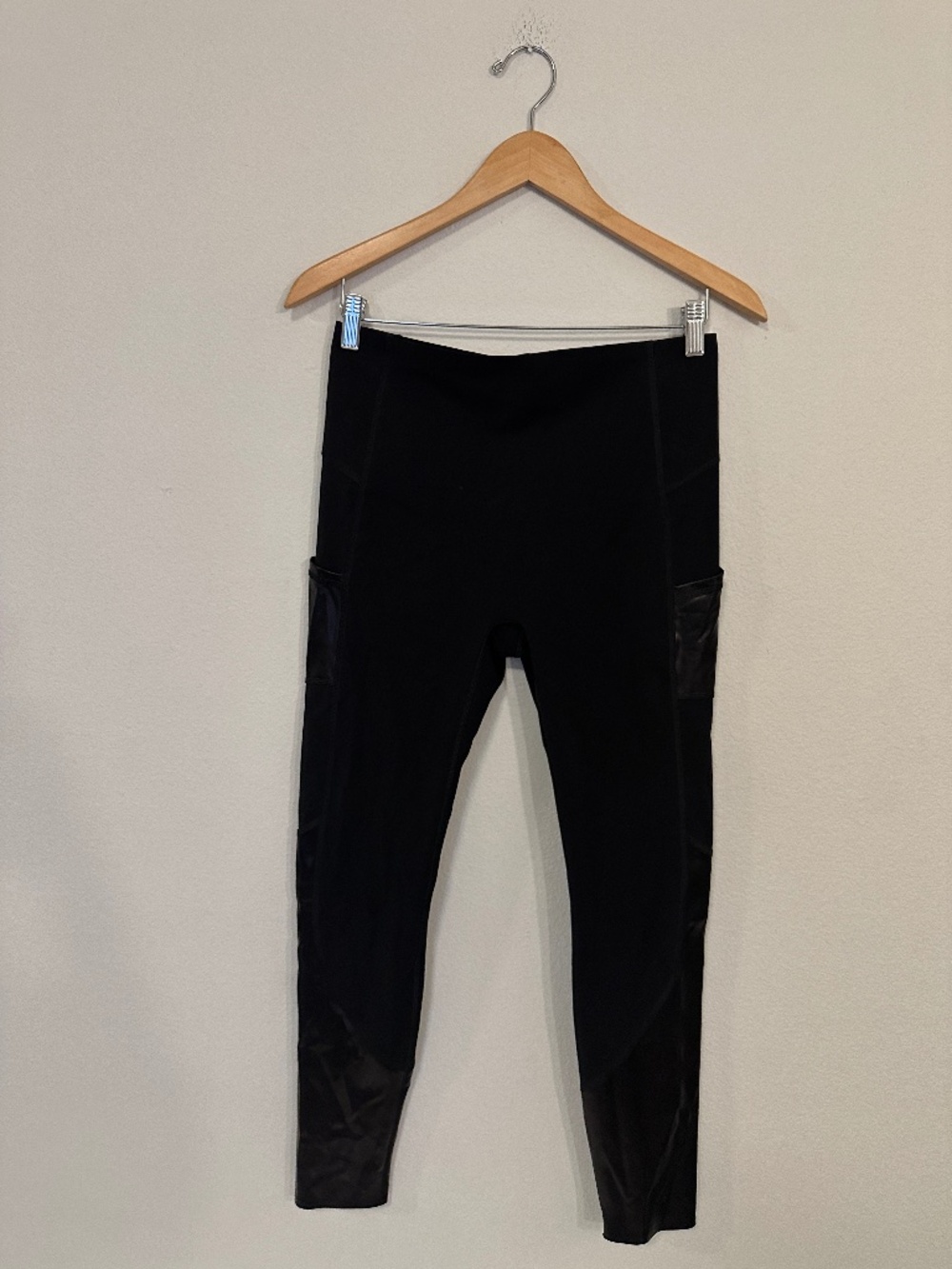 Spanx Black Faux Leather Panel Trim Side Pocket Leggings Women's M